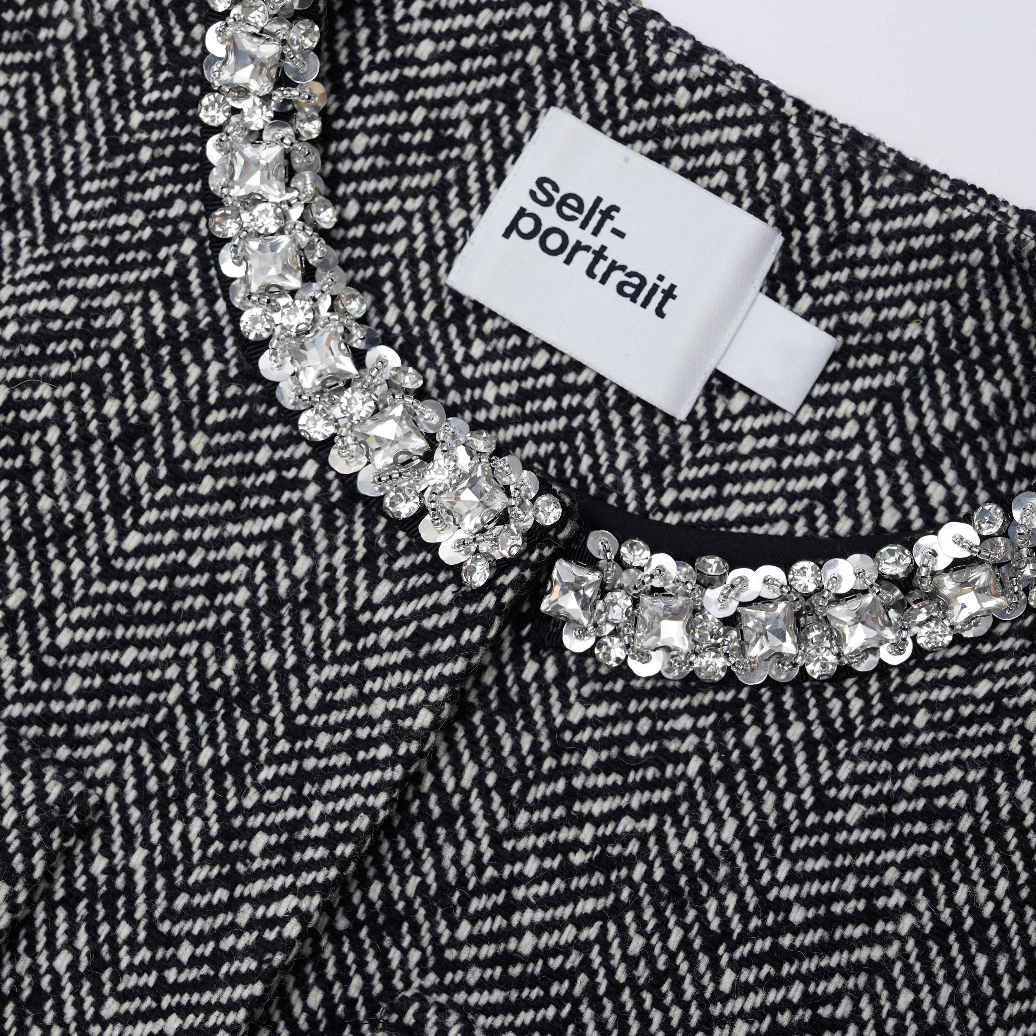 블랙 헤링본 장식 재킷