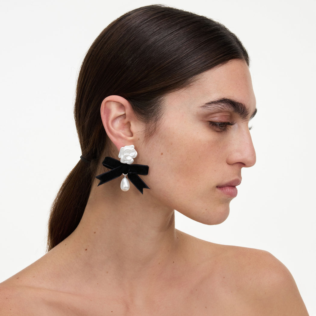 Pearl Black Bow Earring