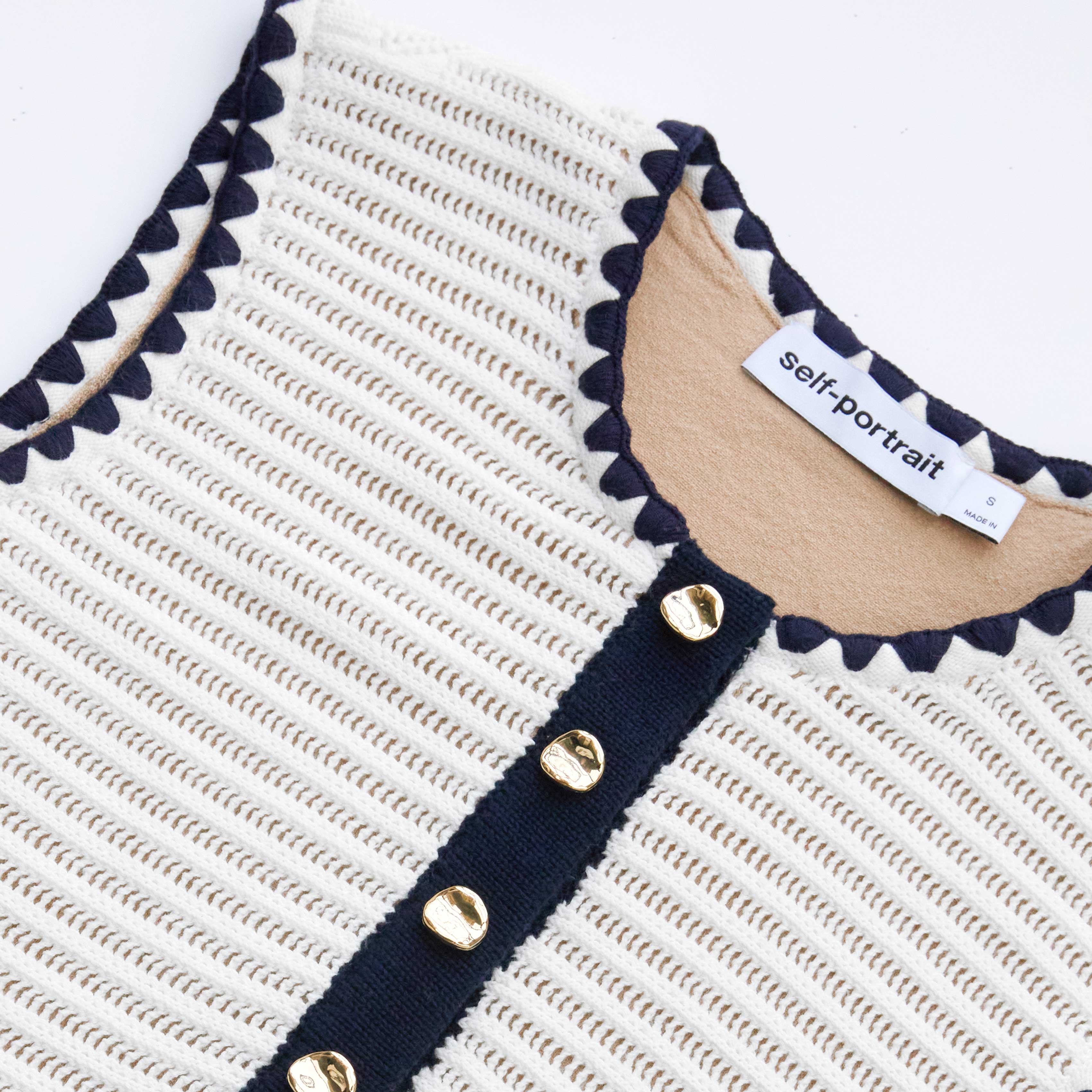 크림 크로셰 콘트라스트 트림 미니 드레스