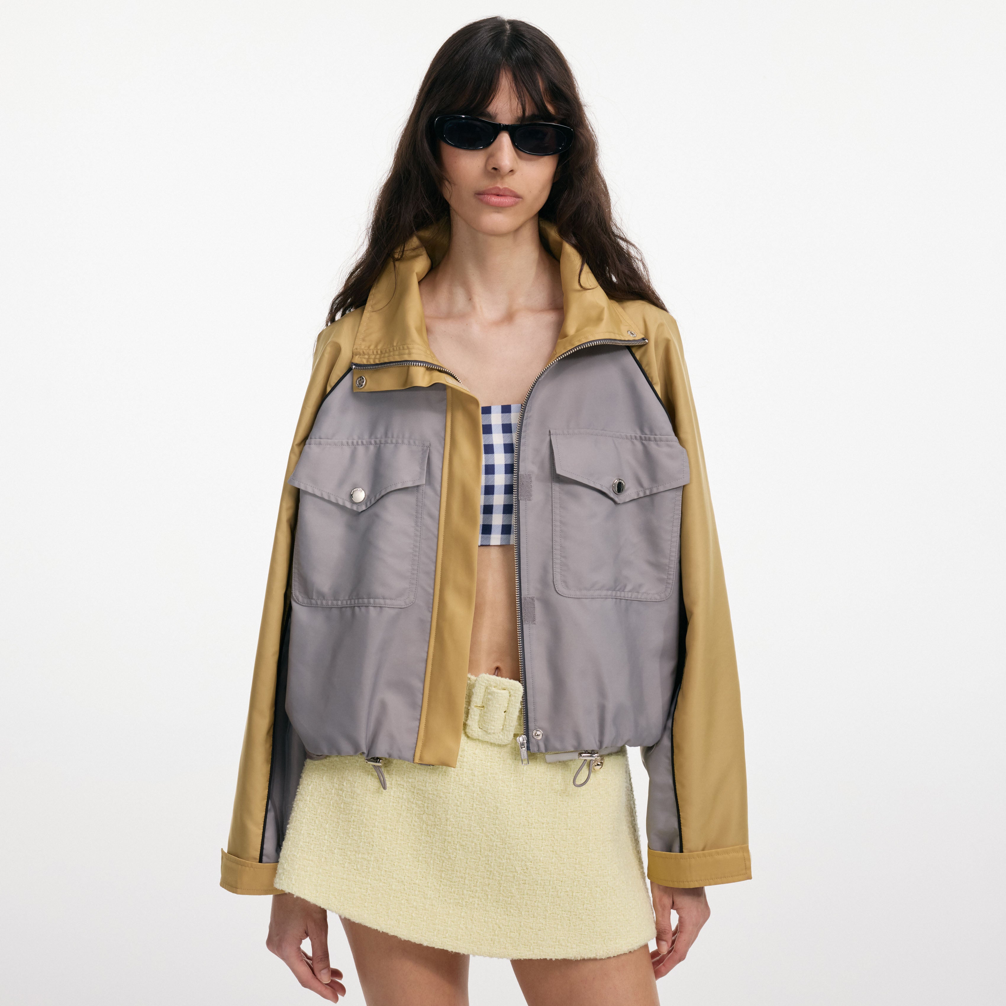 그레이 나일론 크롭 윈드브레이커