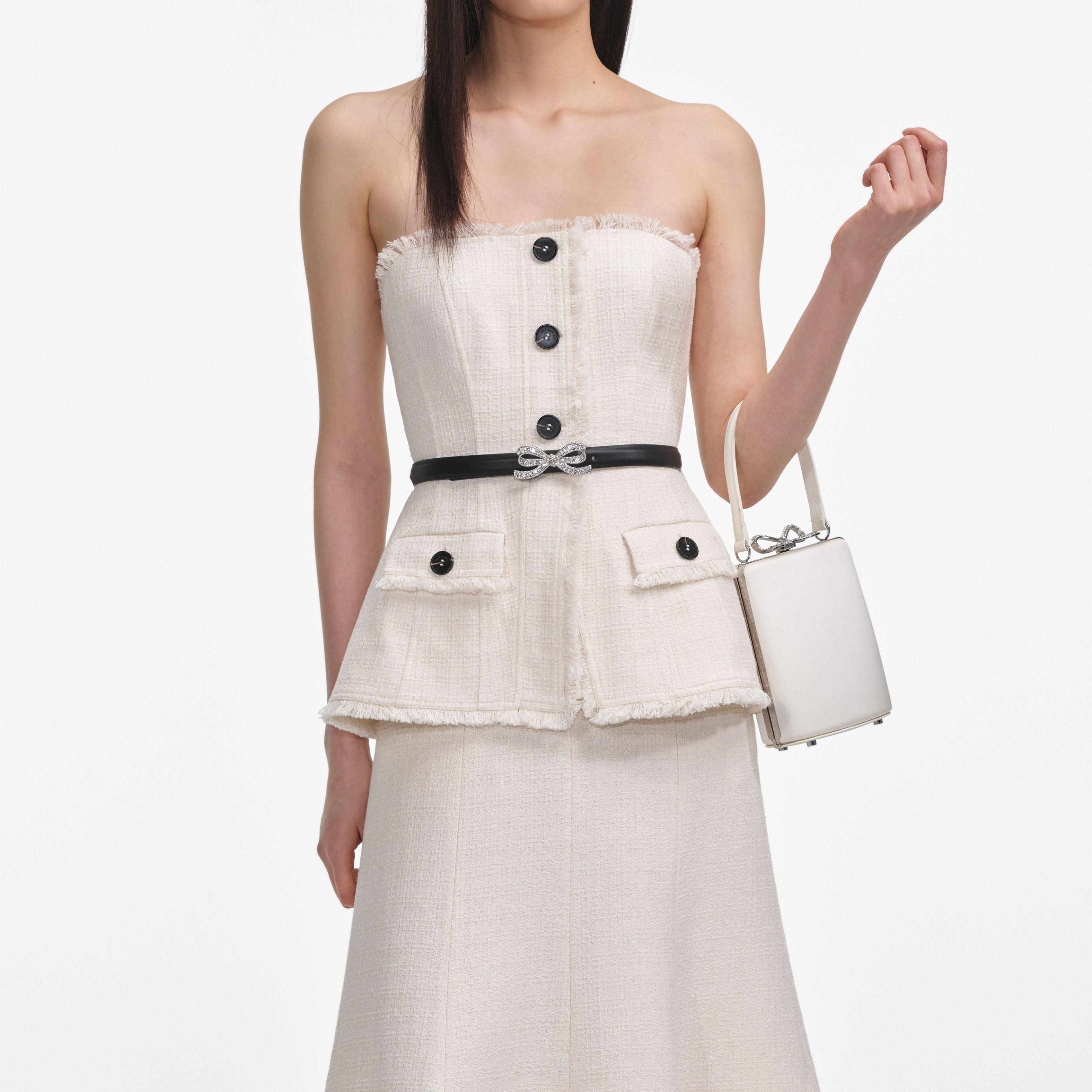 크림 부클 반두 미디 드레스