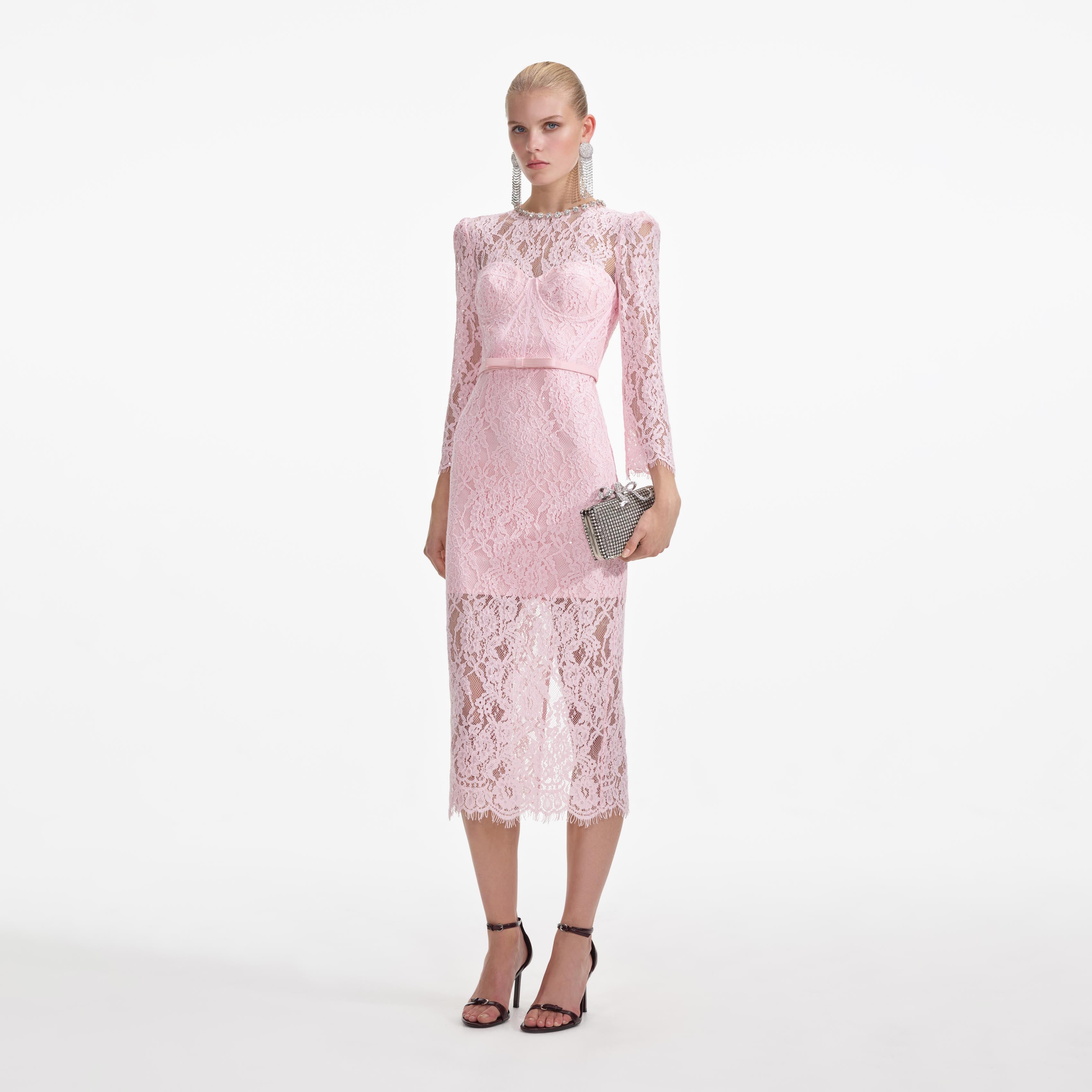 핑크 레이스 뷔스티에 미디 드레스