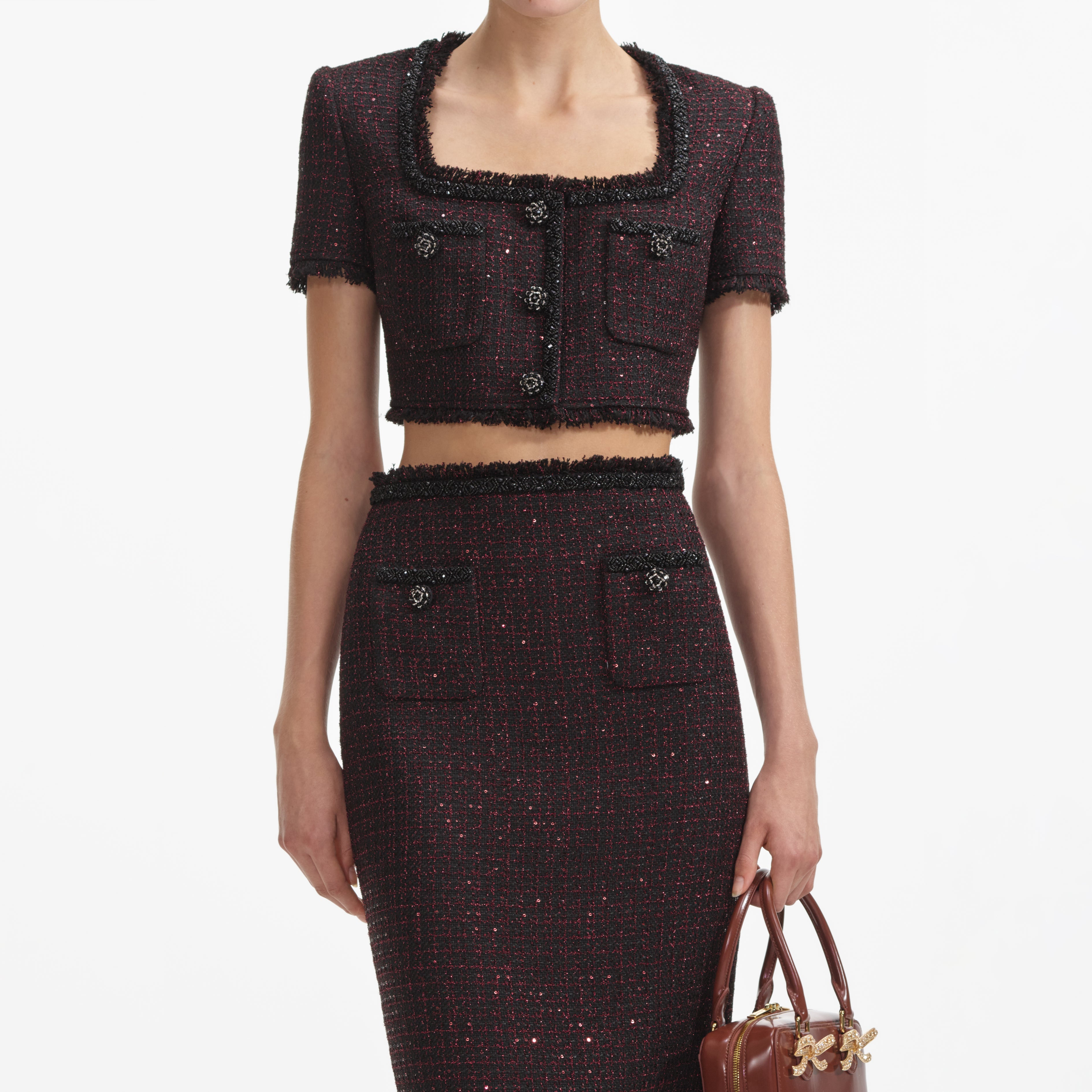 블랙 메탈릭 부클 미디 스커트