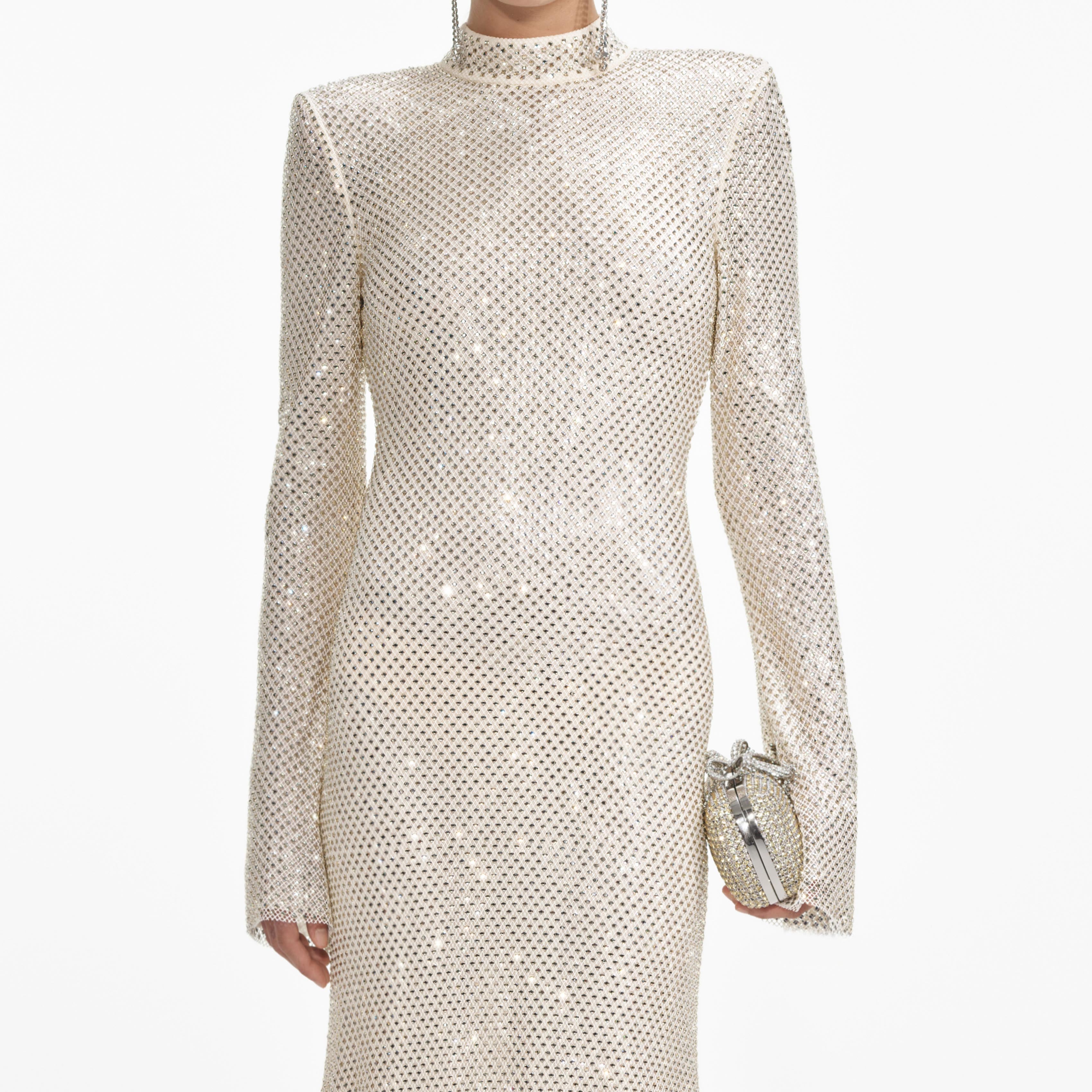 크림 스퀘어 라인스톤 피쉬넷 미디 드레스