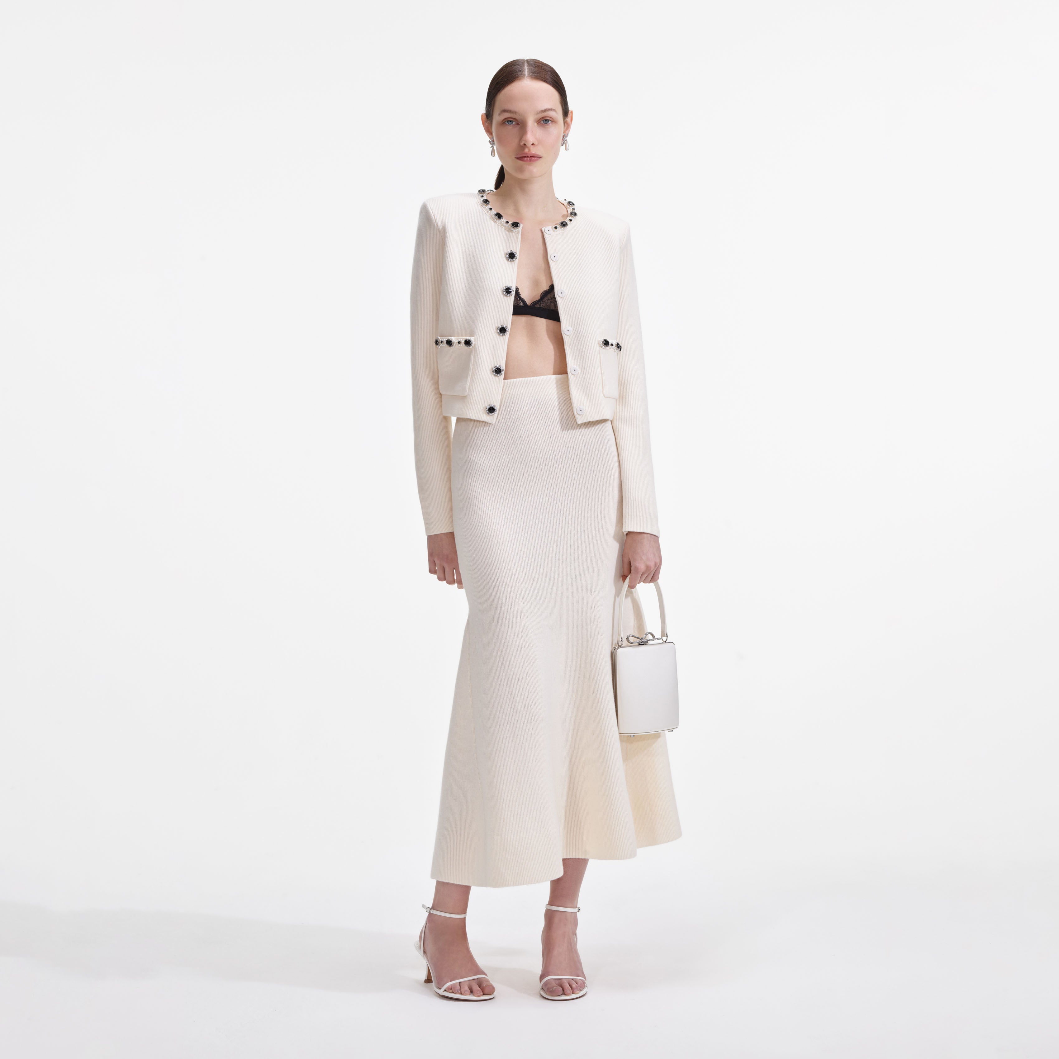 크림 장식 카디건