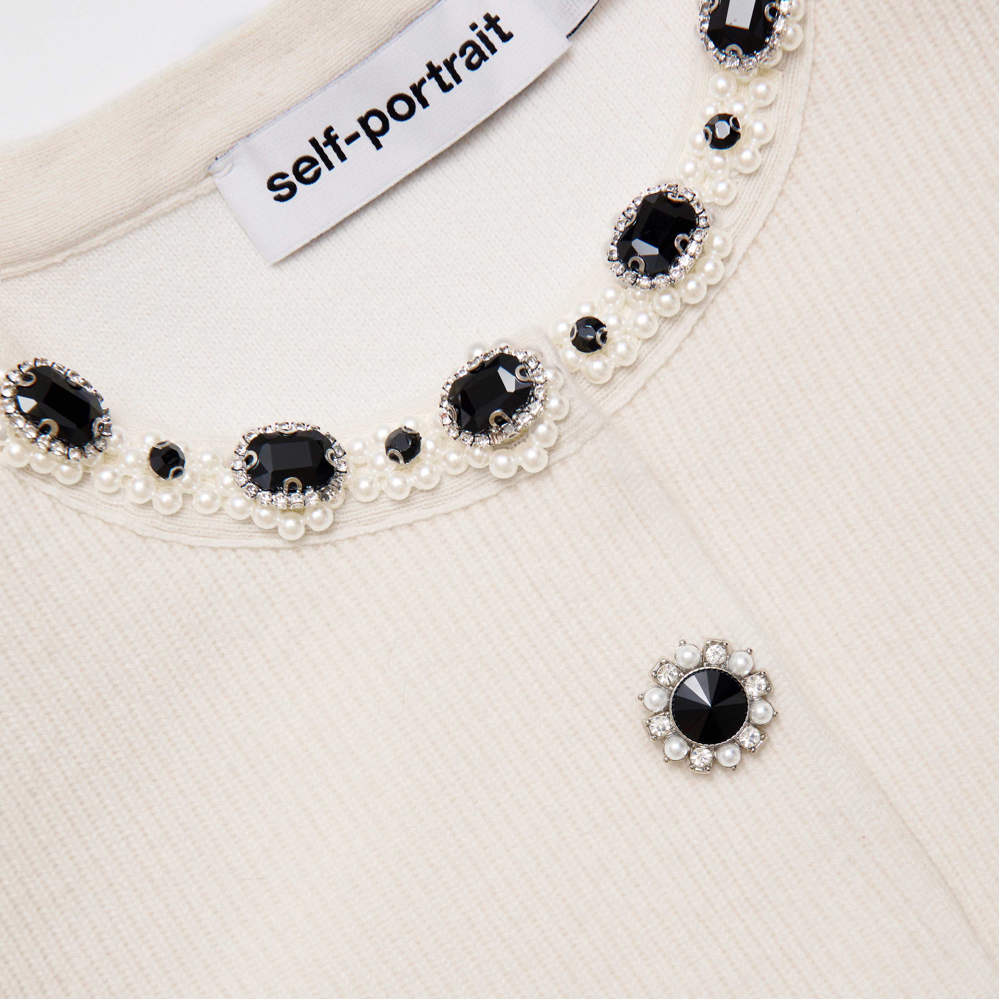 크림 장식 카디건