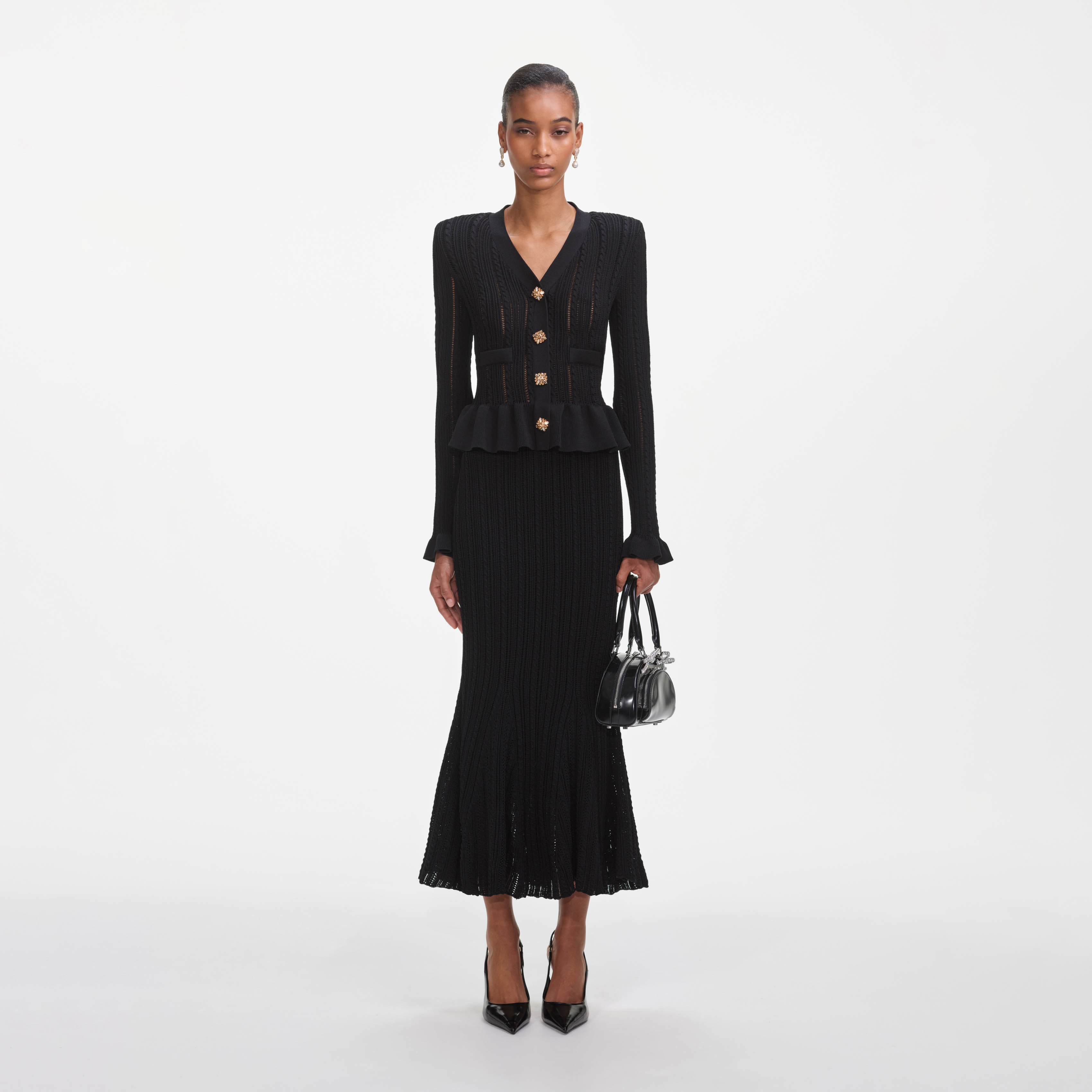 블랙 니트 페플럼 미디 드레스