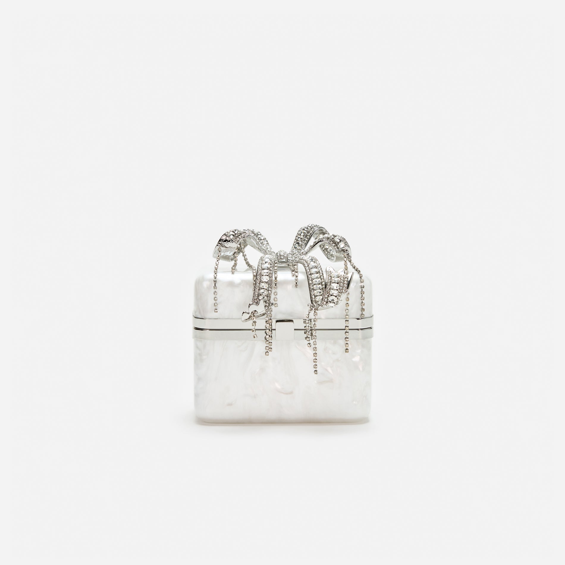 A photo of the Pearl Vanity Case