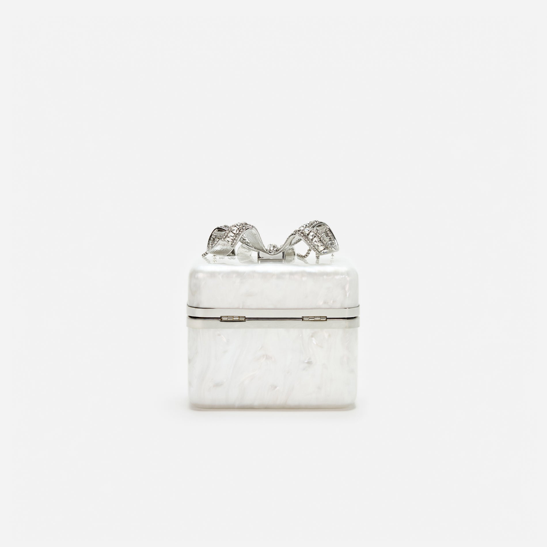 A photo of the Pearl Vanity Case