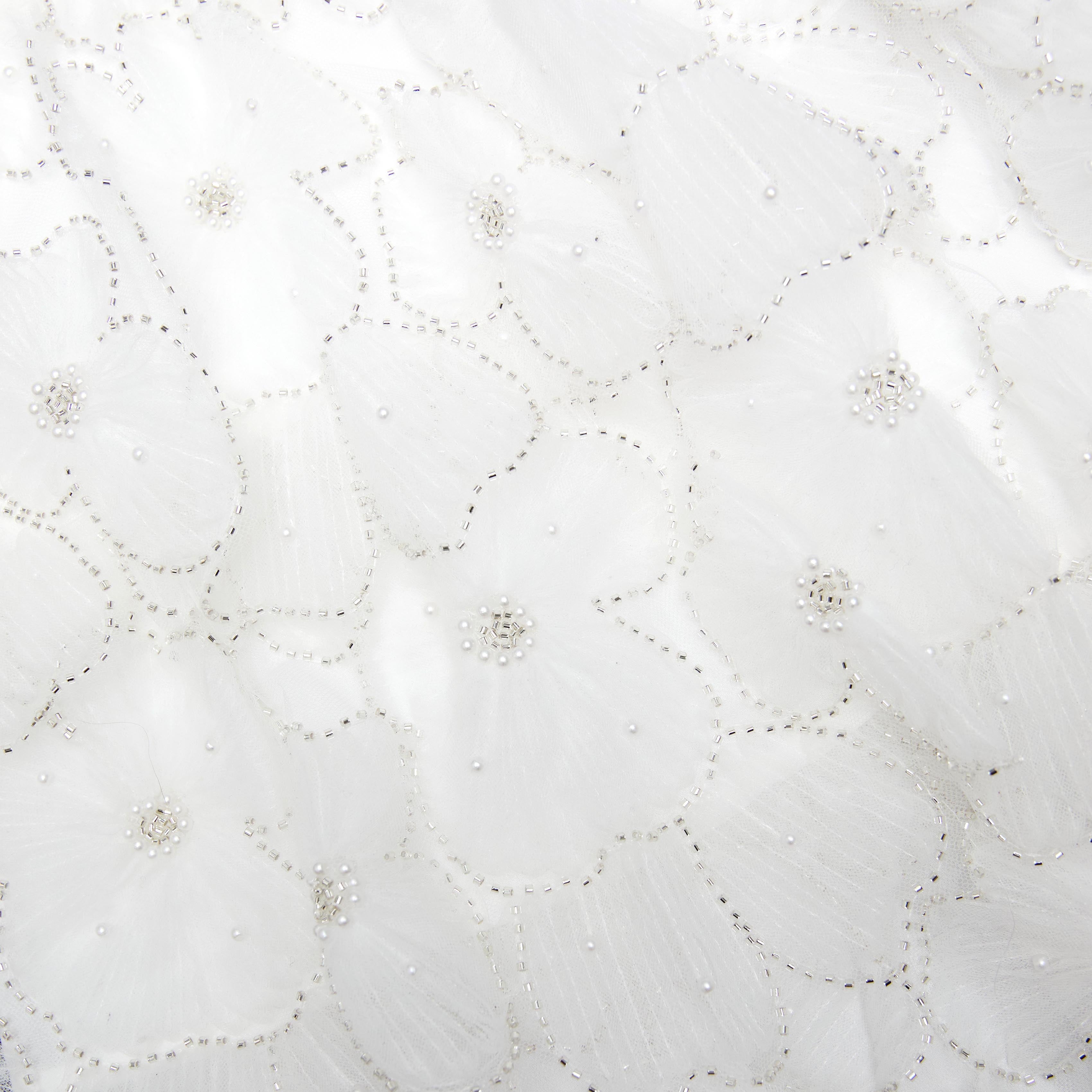 화이트 장식 튤 반팔 드레스