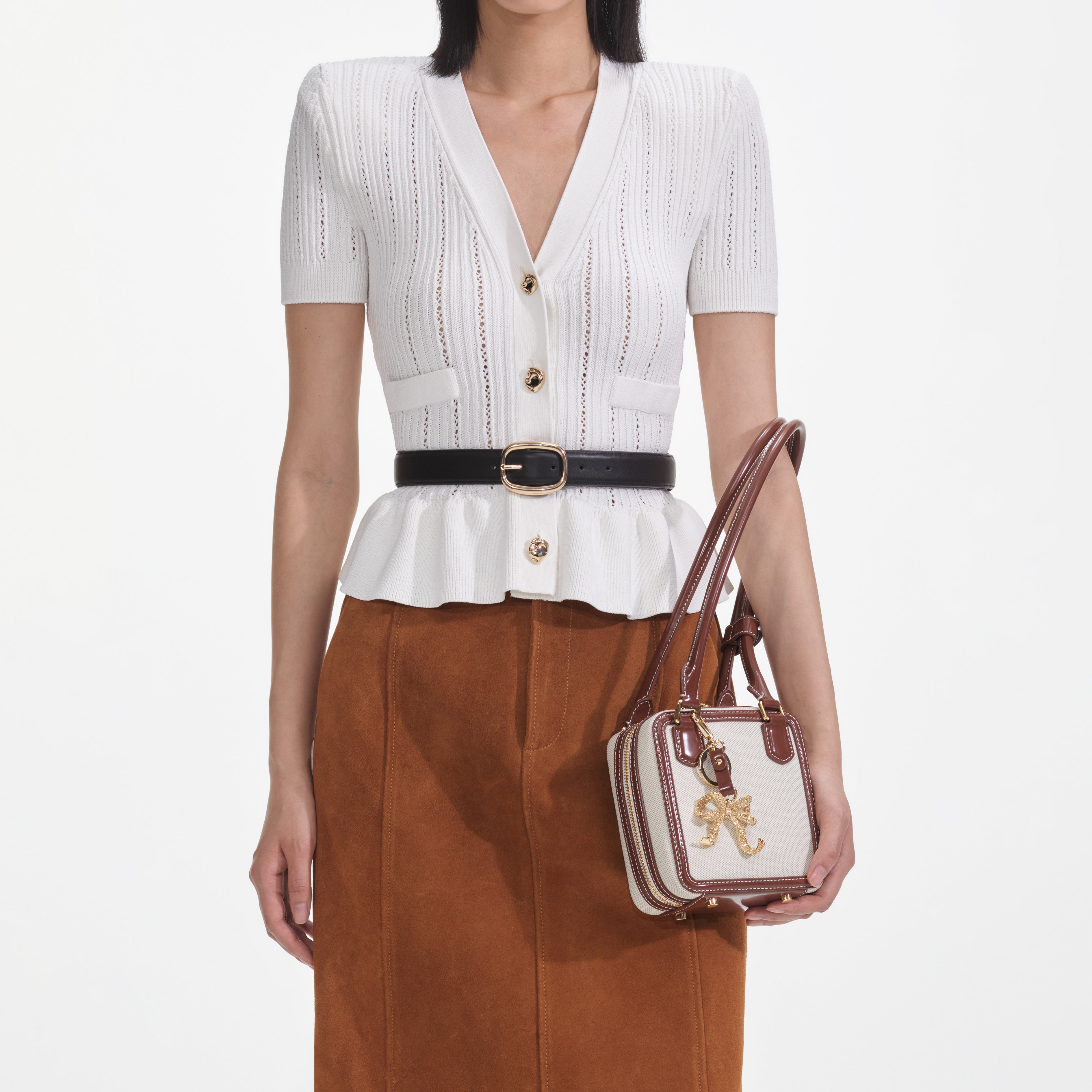 화이트 페플럼 니트 탑