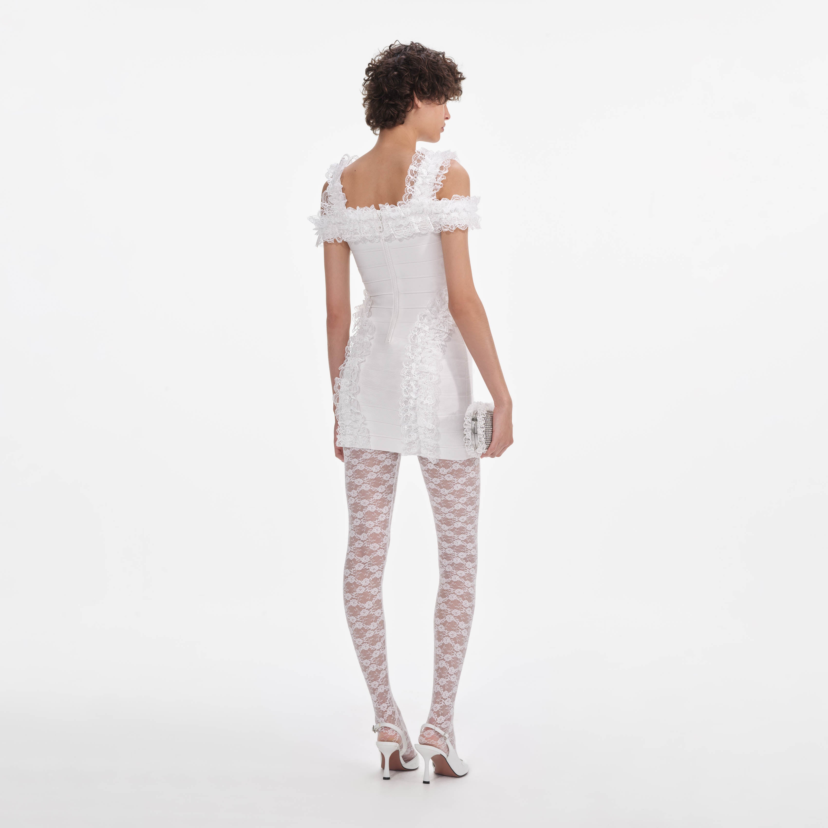 화이트 니트 러플 미니 드레스