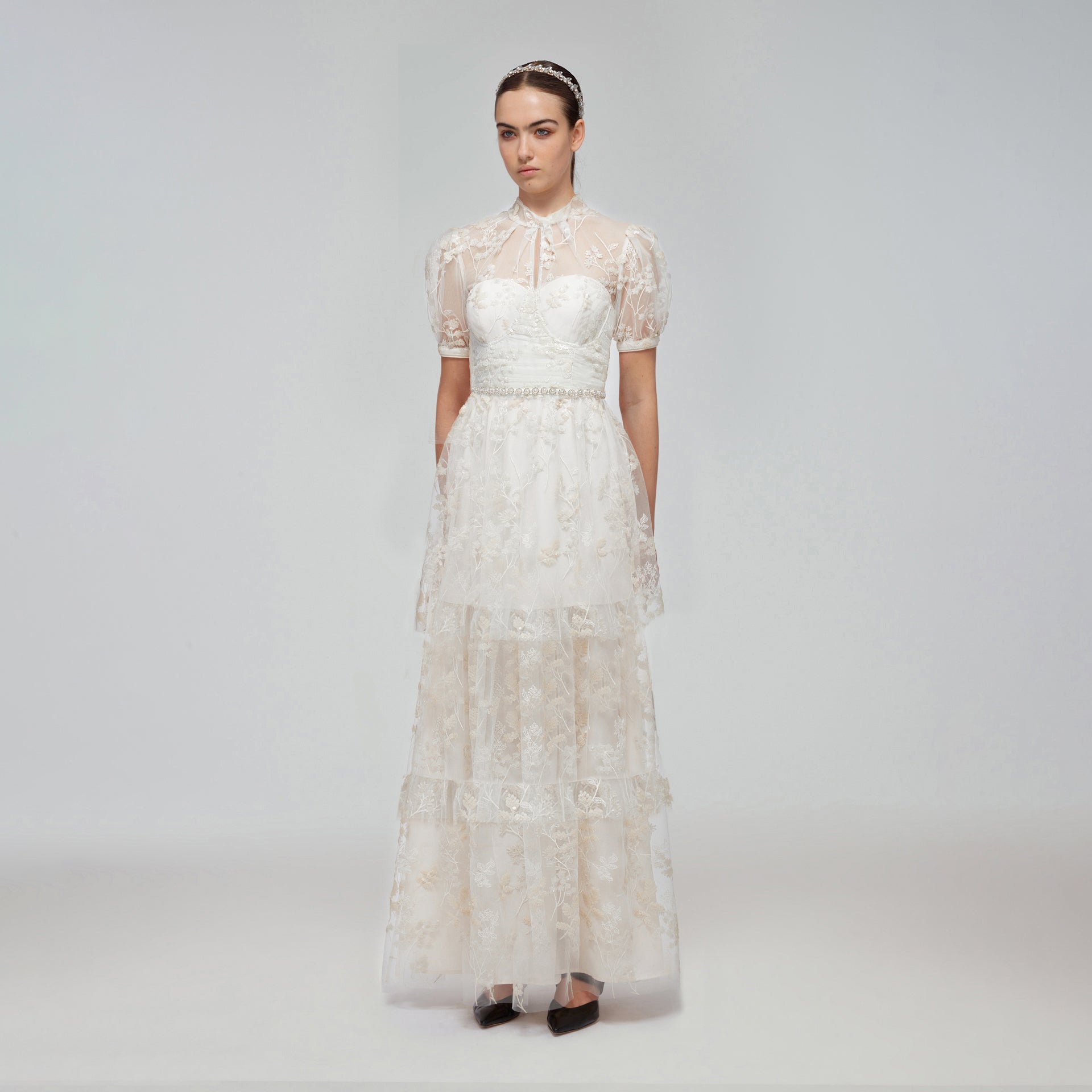 아이보리 블라썸 스팽글 티어드 맥시 드레스