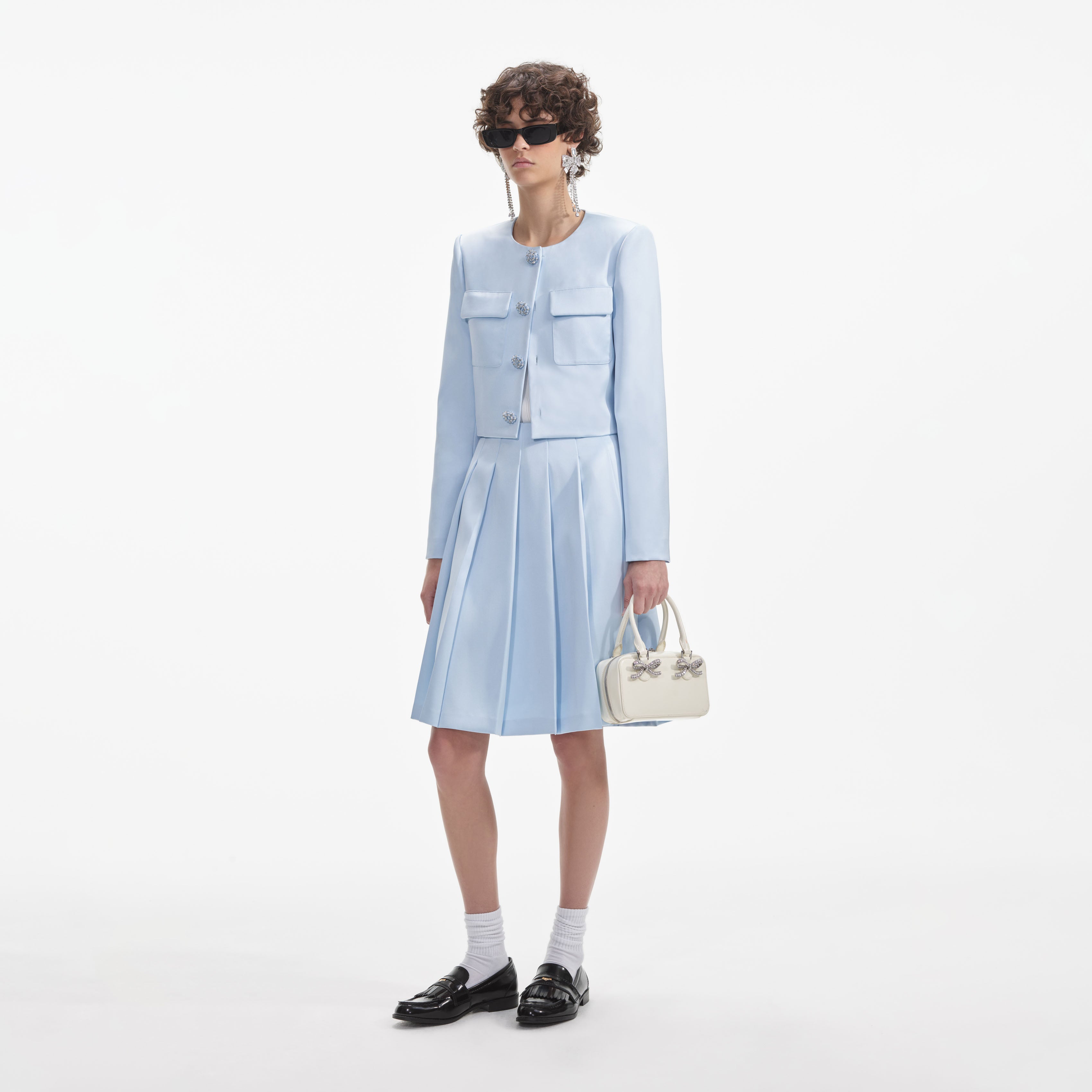 블루 새틴 재킷