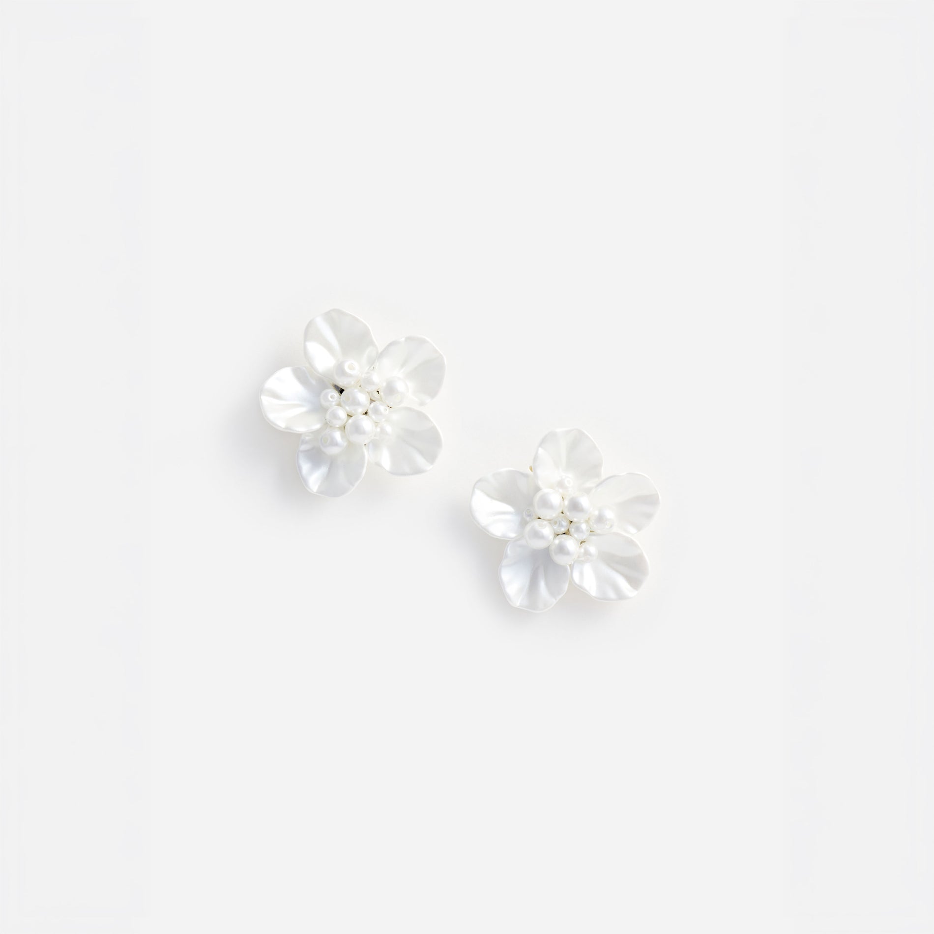 Pearl Flower Earring