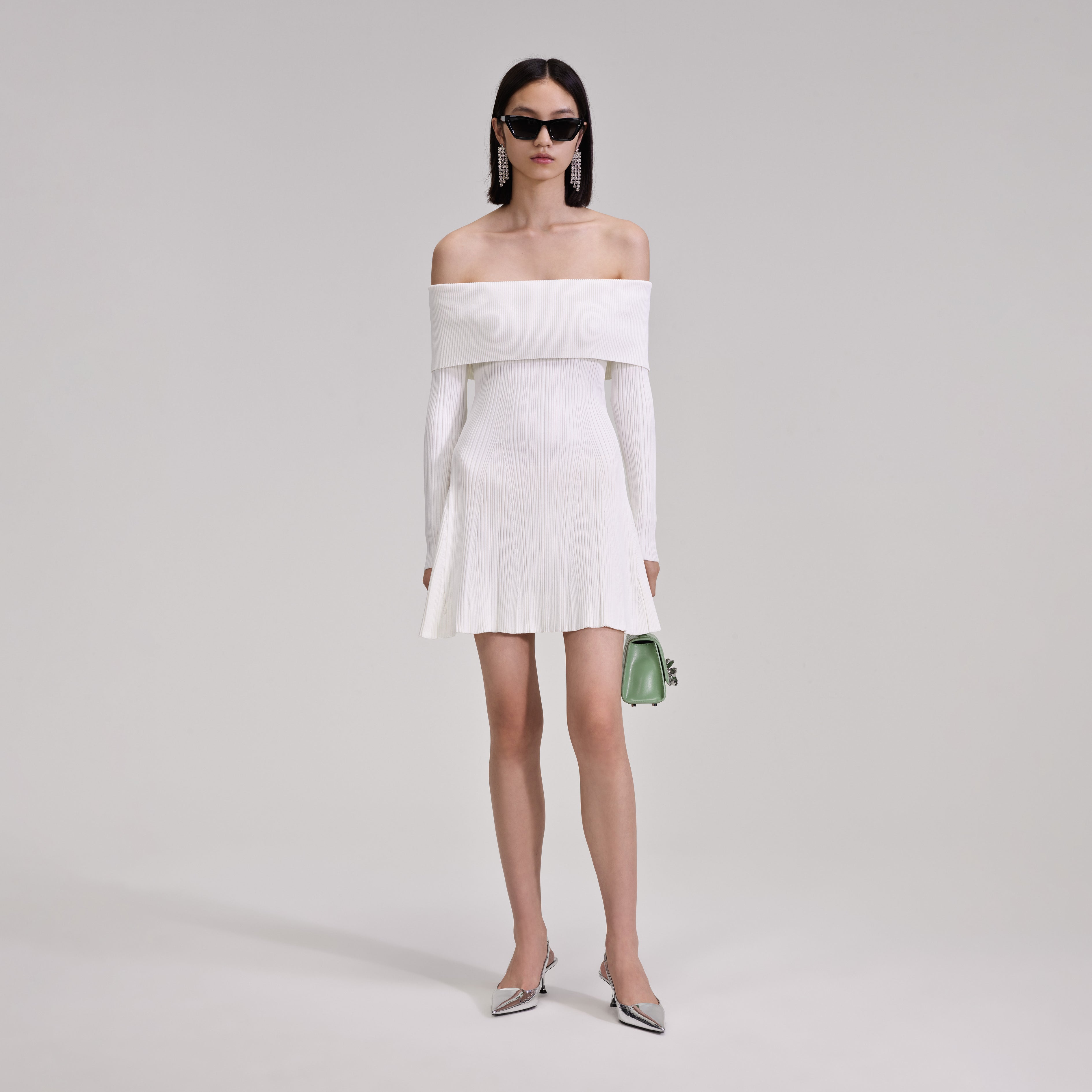 화이트 니트 미니 드레스