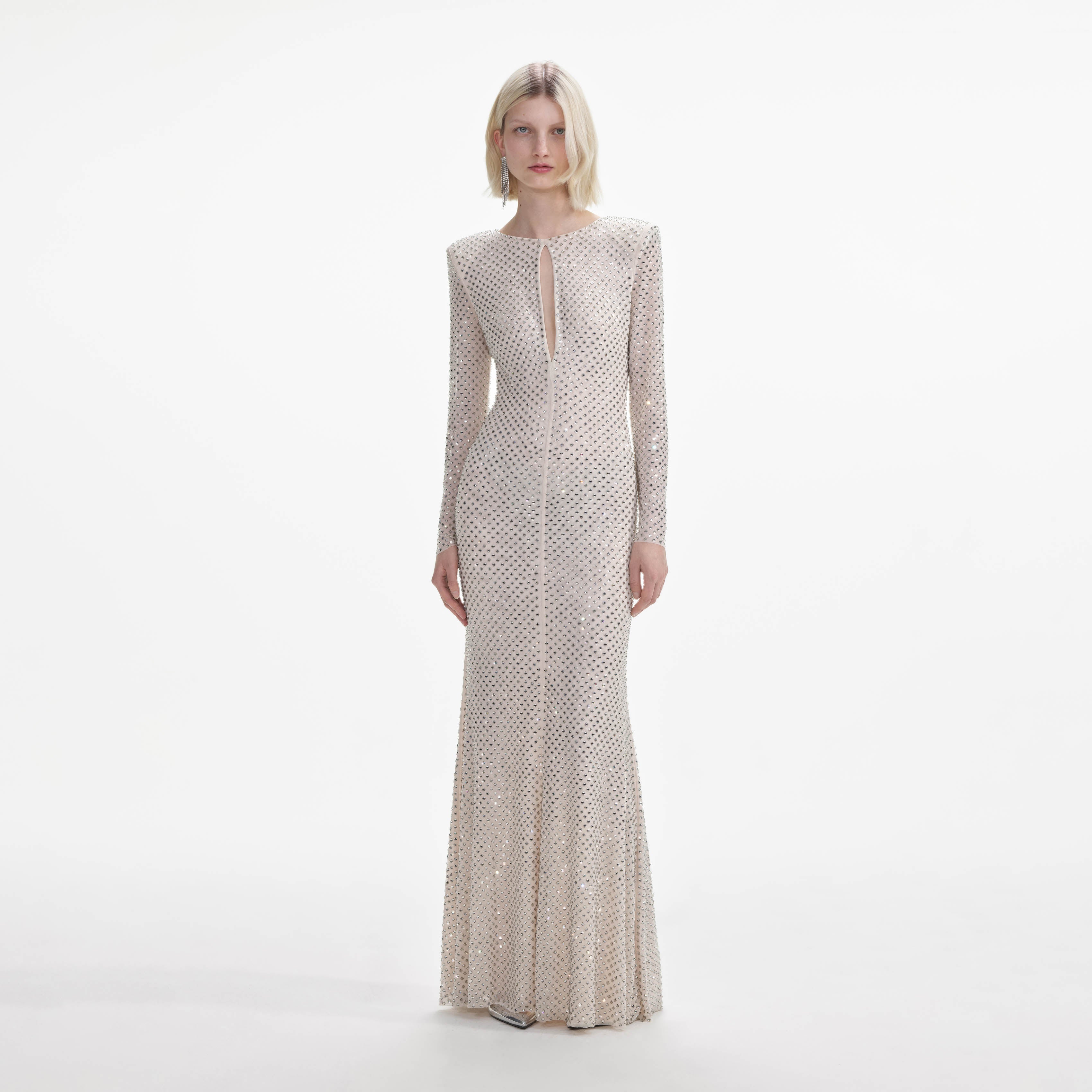 크림 라인스톤 키홀 맥시 드레스