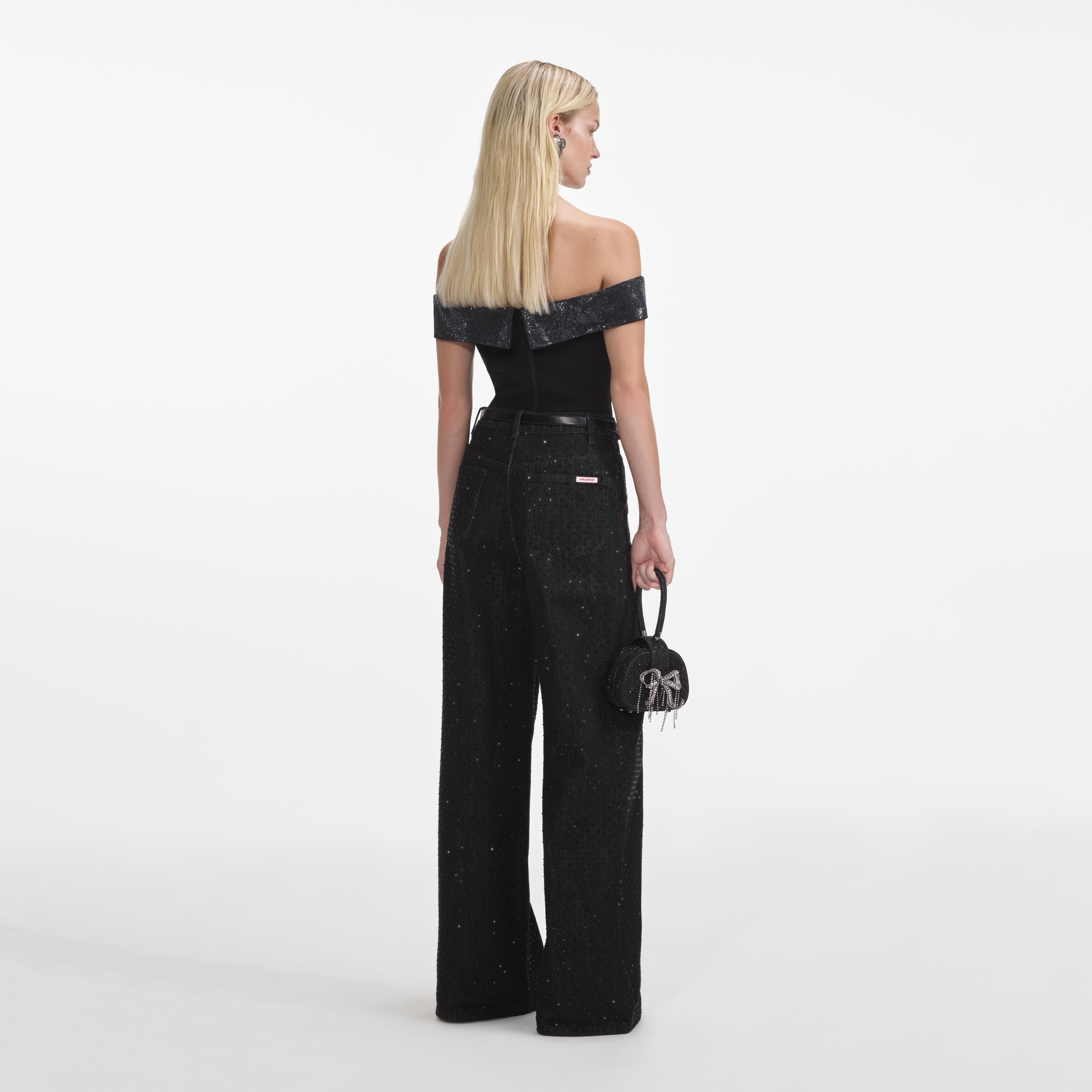 블랙 크레이프 보우탑