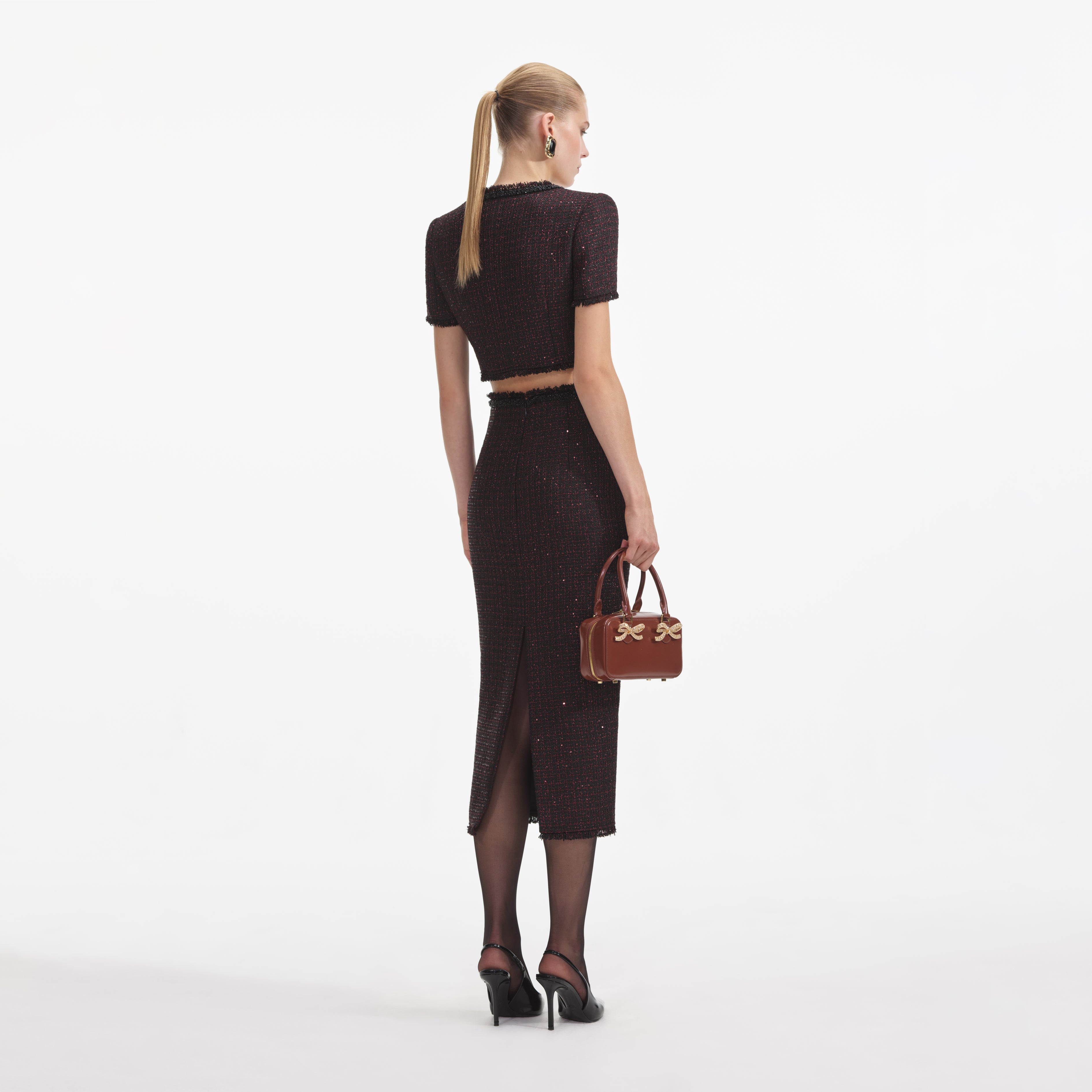 블랙 메탈릭 부클 미디 스커트