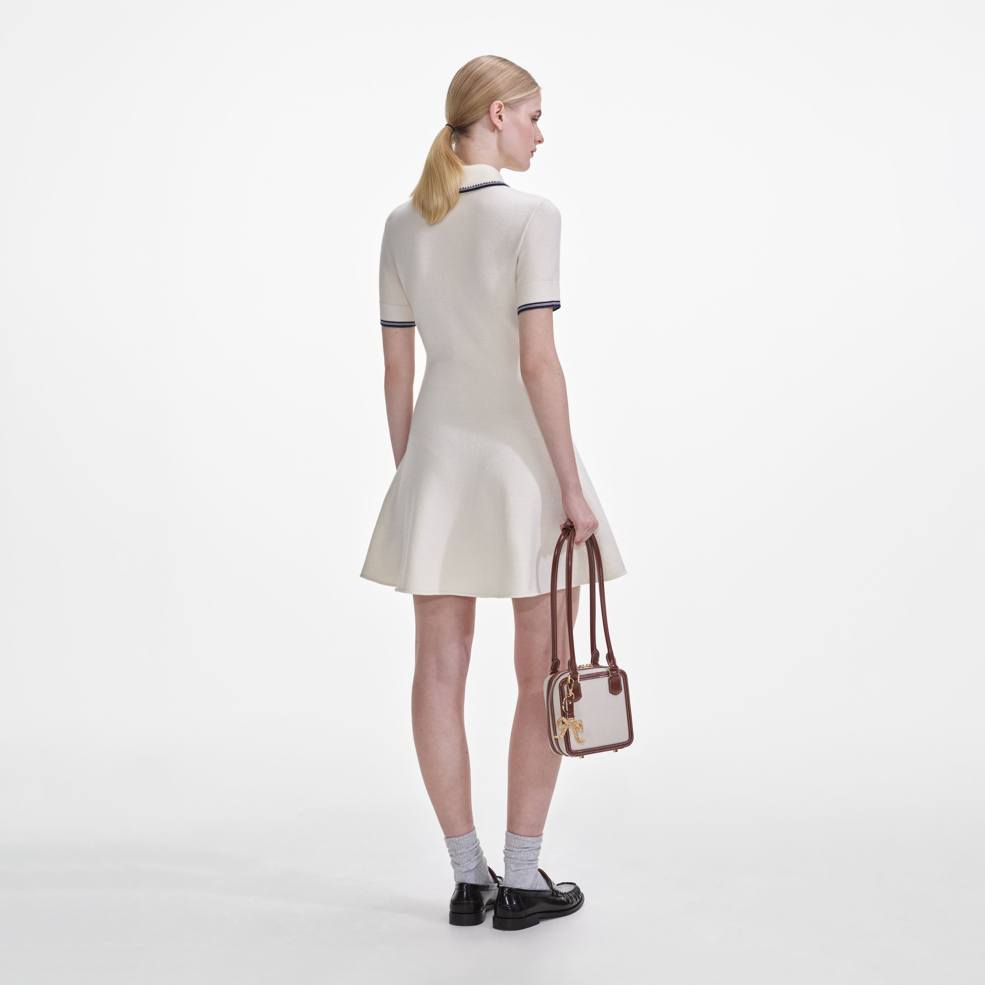 크림 니트 SP 미니 드레스