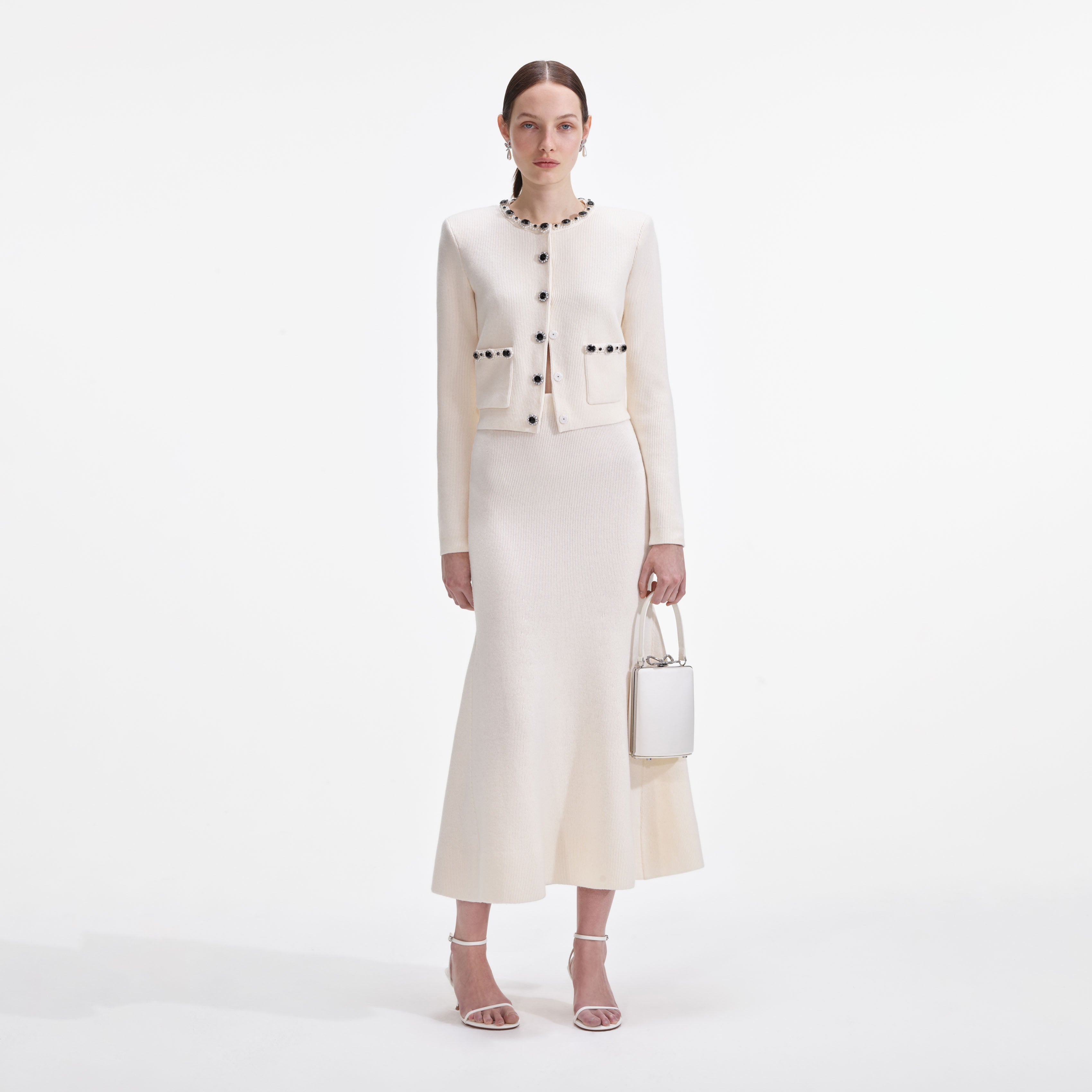 크림 장식 카디건