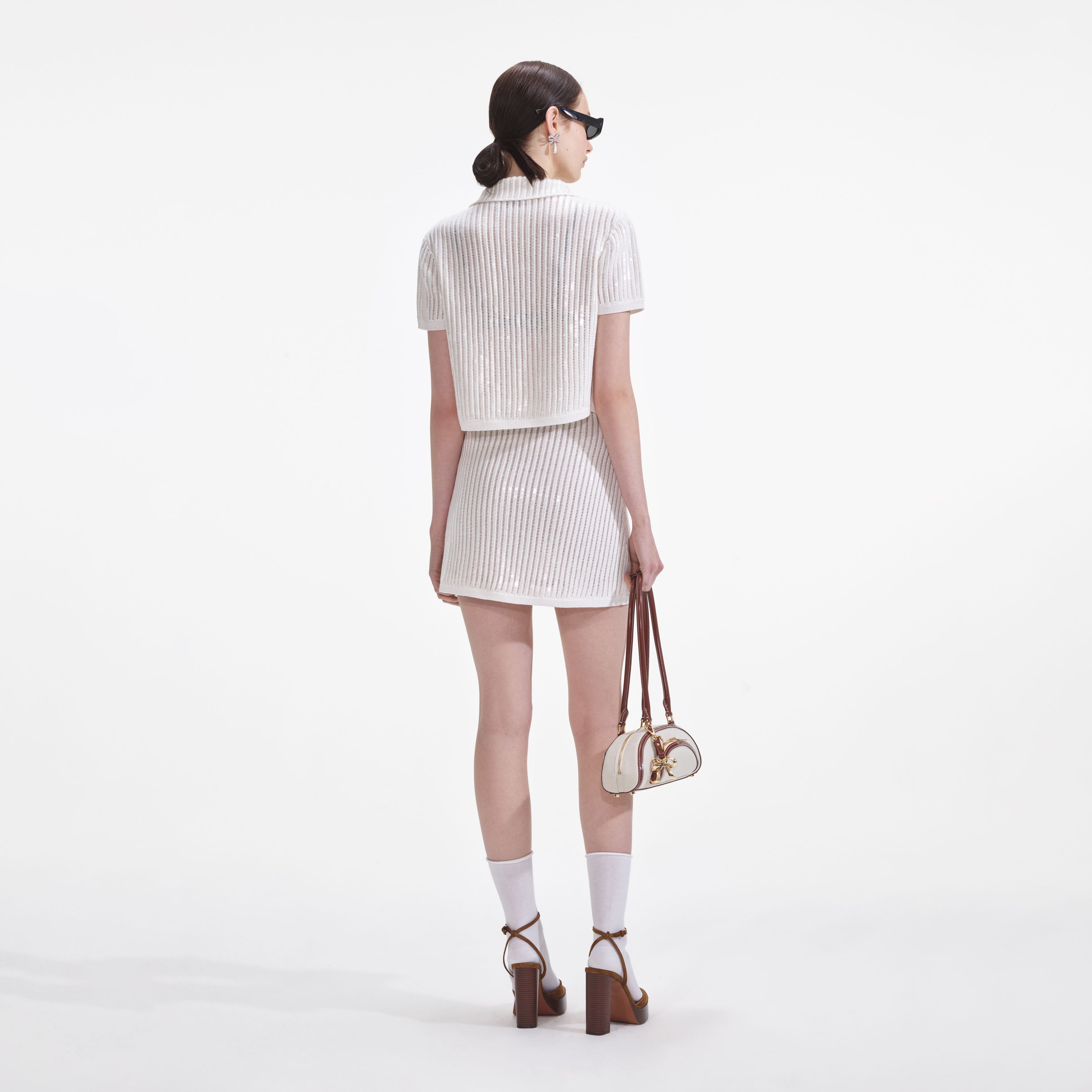 화이트 스팽글 크로셰 미니 스커트