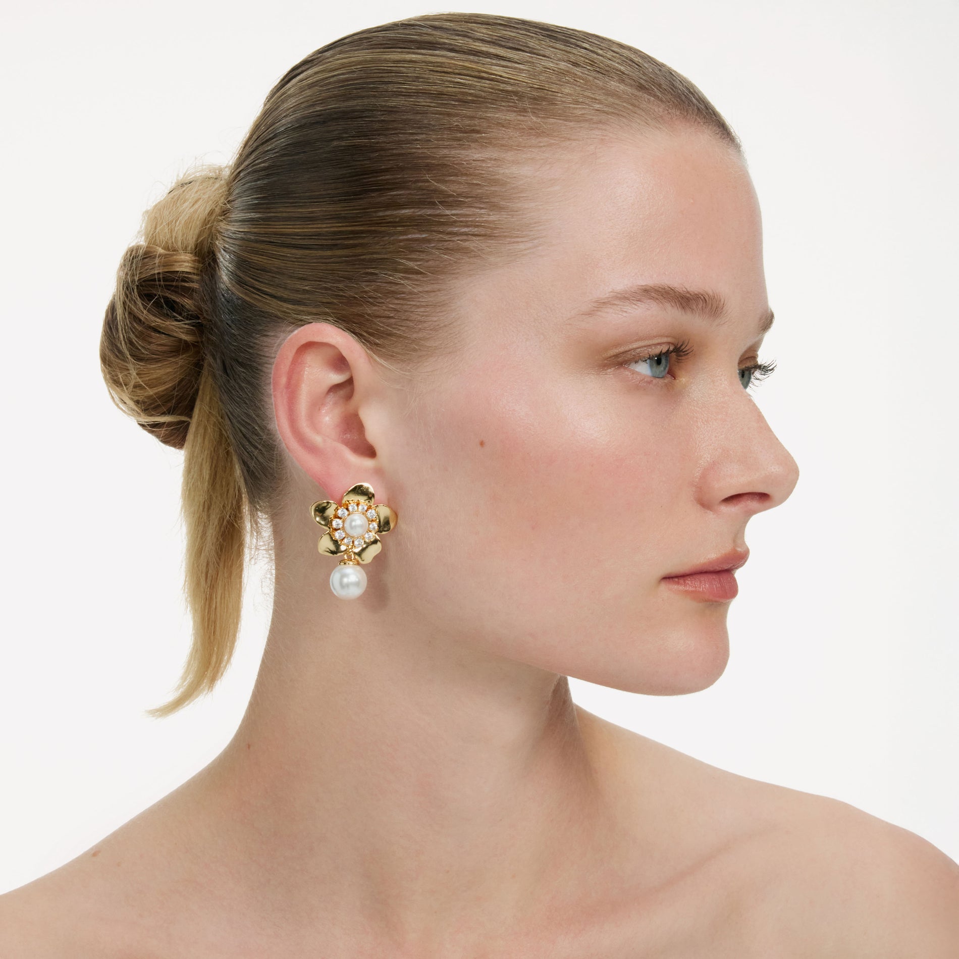 Gold Flower Pearl Earrings