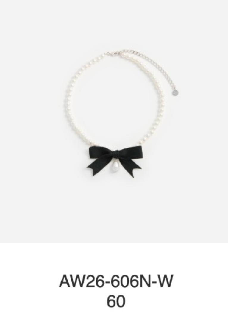 Black Bow Pearl Necklace