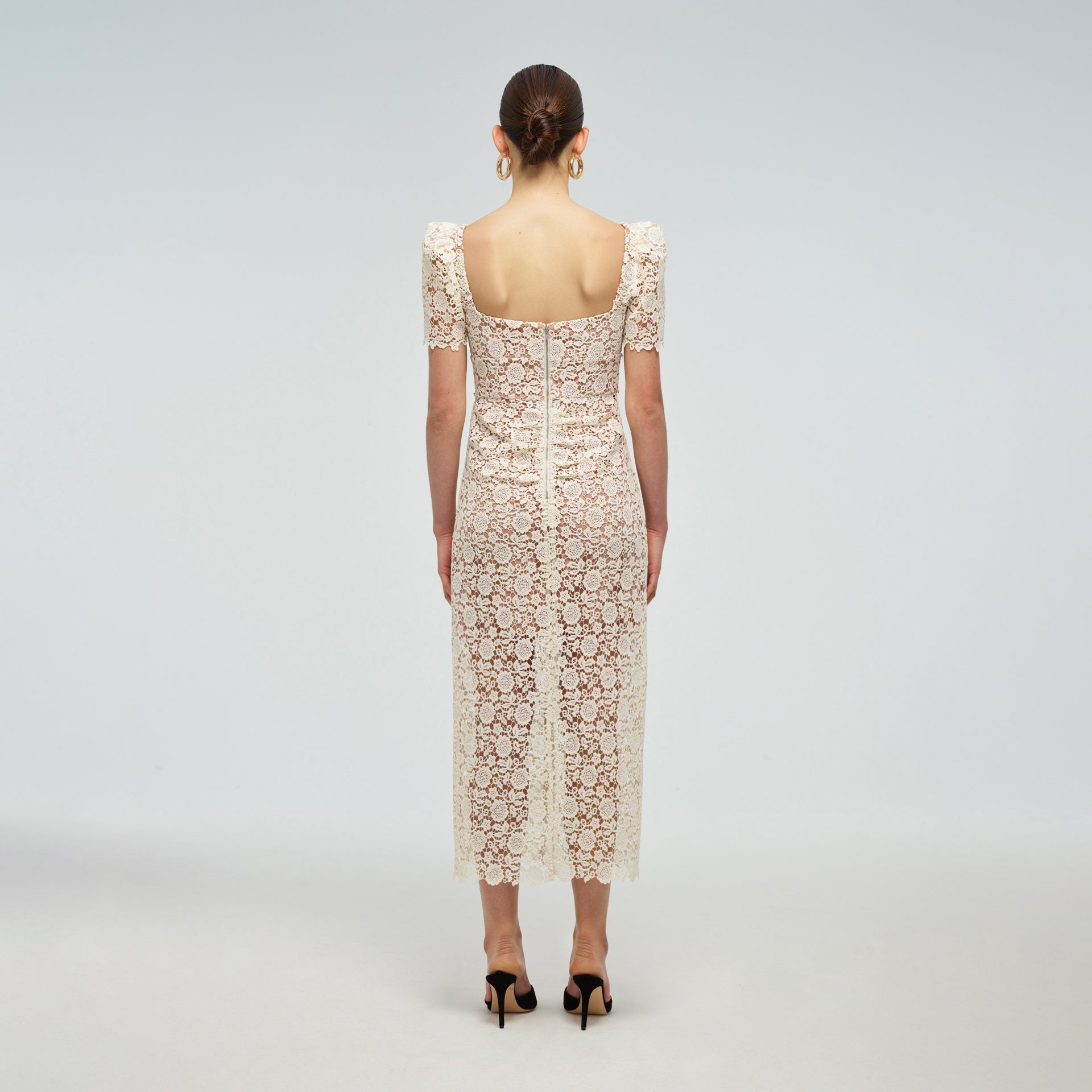 아이보리 기퓌르 핏 미디 드레스